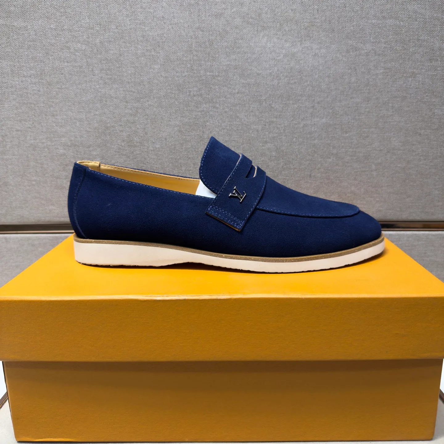 Men's men's shoes 💰pp442 [LV～] Men's casual shoes 2026z cabinet sales simultaneously 🔶Size: 38-44 #️⃣ 🔷4 colors🔜The upper is made of cowhide stitching ➕Cowhide lining, comfortable and breathable, sole: original comfortable and wear-resistant outsole, ⚠️real thing📱photographed🎬real thing is better📢📢📢